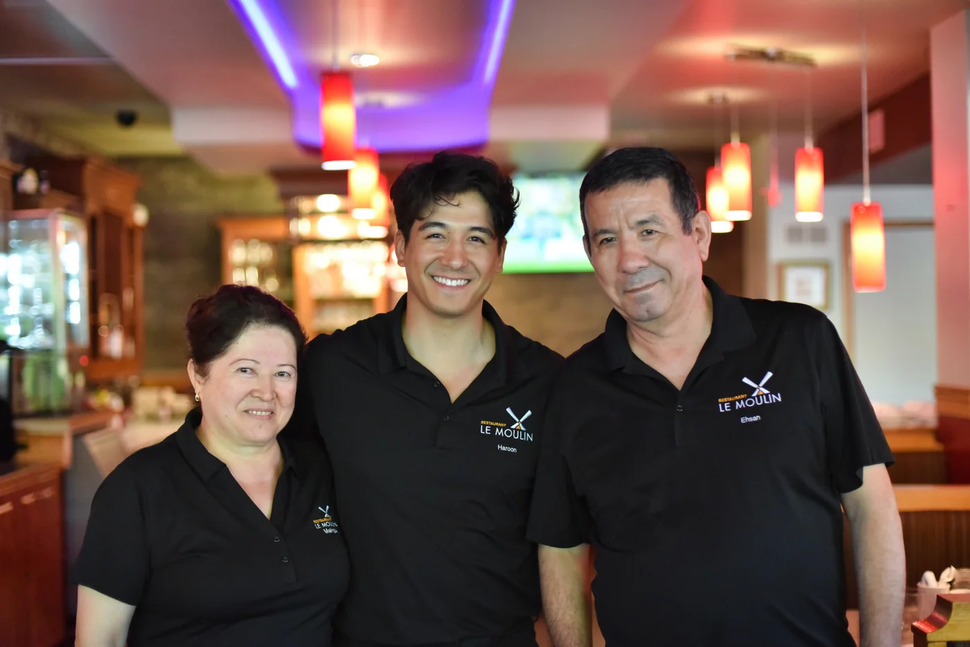 Maghul, Haroon et Ehsanuddin Adelyar au Restaurant Le Moulin d'East Angus